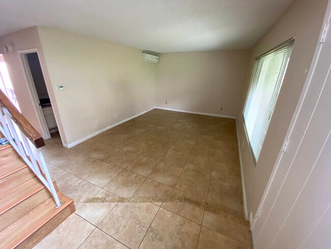Foto del edificio - 1587 Gatewood Ct