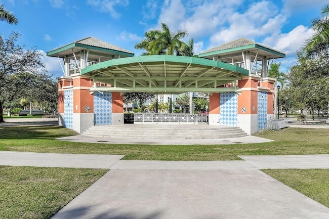 Foto del edificio - 1200 Town Center Dr