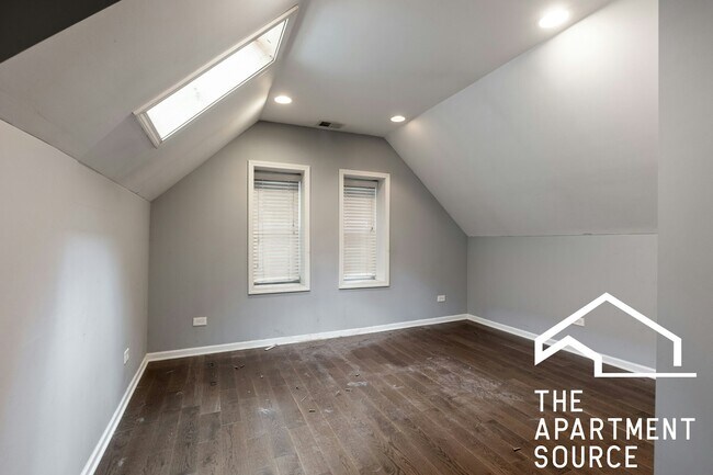 Foto del edificio - 1530 N Greenview Ave