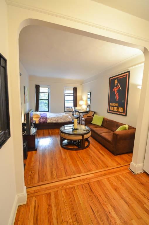 Primary Photo - 220 E 52nd St