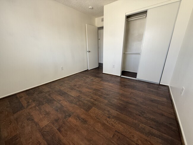 Foto del edificio - 225 S Curtis Ave