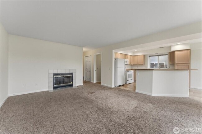 Building Photo - 2305 W Woodin Ave