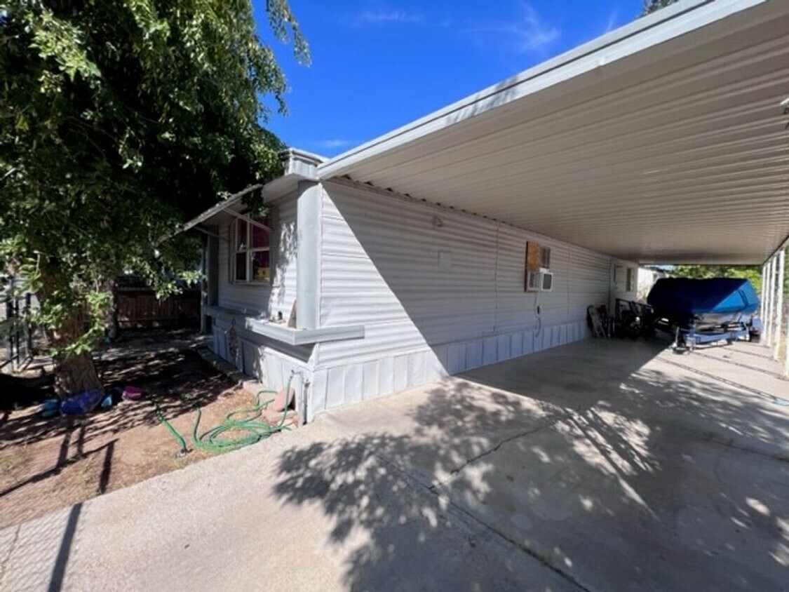 Foto principal - 2BR Mobile Unfurnished recent remodel/Refr...