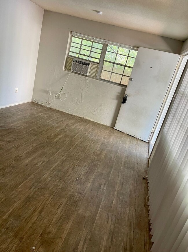 Photo - Martha Drive Triplex (3) Apartment