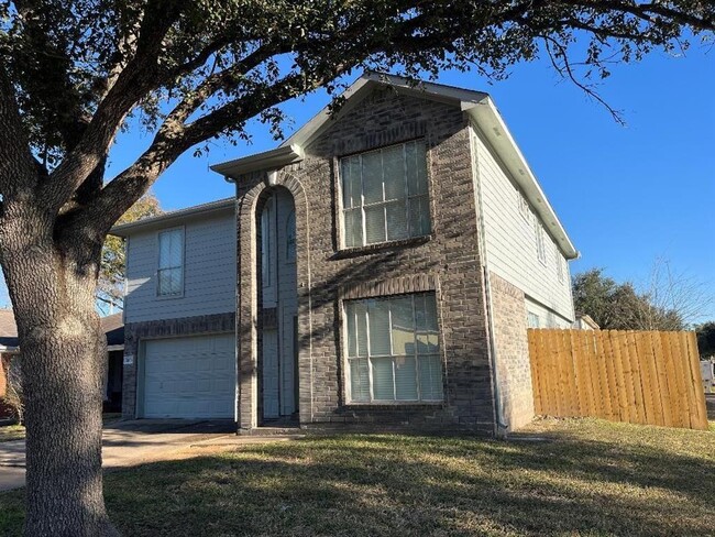 Building Photo - 2063 Greencrest Dr
