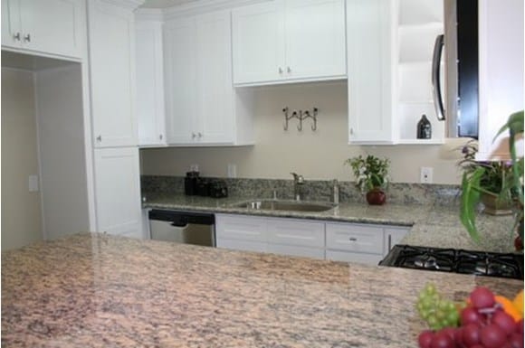 Kitchen - Orange Elden Apartments