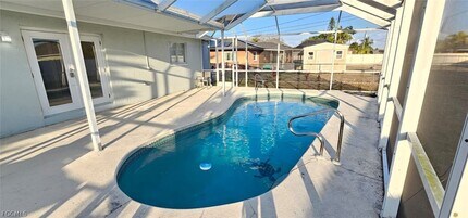 Building Photo - 510 SE 27th Terrace