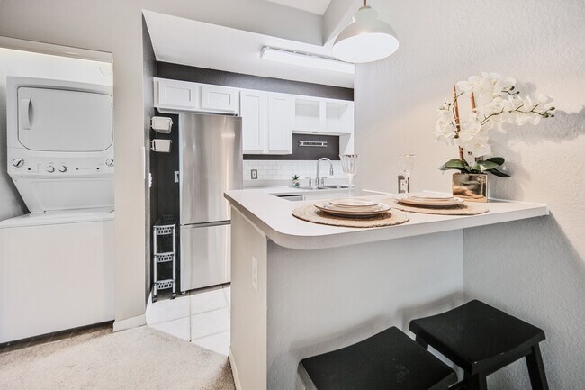 Building Photo - 13703 Richmond Park Dr N