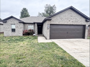 Building Photo - 4832 Wildwood Ln