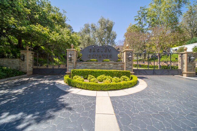 Foto del edificio - 1160 N Easley Canyon Rd