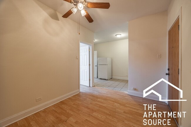 Foto del edificio - 4851 N Damen Ave
