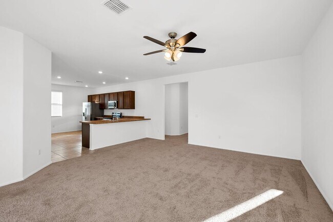 Foto del edificio - 6321 S Crescent Peak Dr