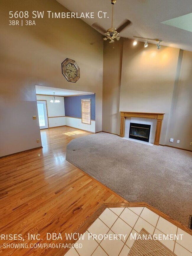 Building Photo - Executive 3BR, 2.5BTH home in Prairie Trac...