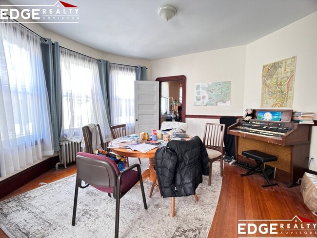 Foto del edificio - 46 Mapleton St