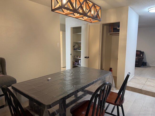 Building Photo - Room in House on Bandera St