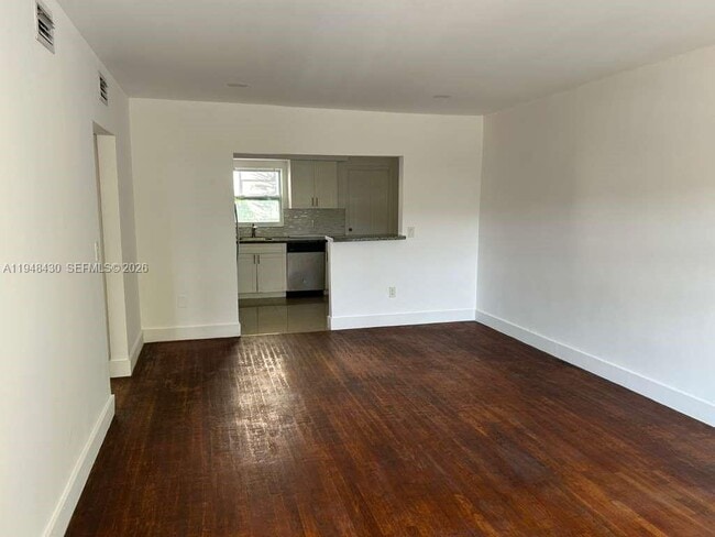 Foto del edificio - 9780 Bay Harbor Terrace