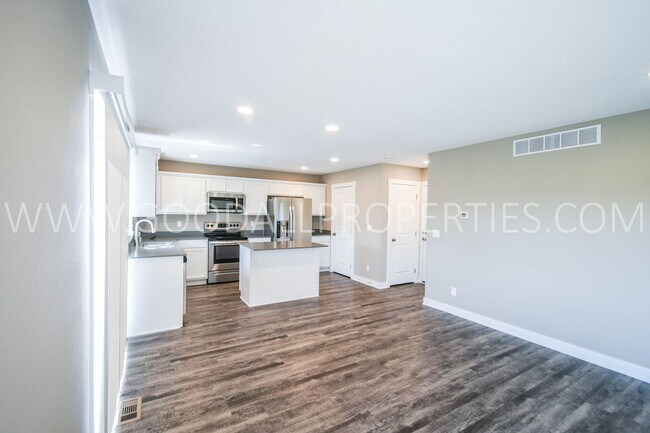 Foto del edificio - MUST SEE!!! Beautiful two story with 4 Bed, 2.5 Bath Home in De Soto.