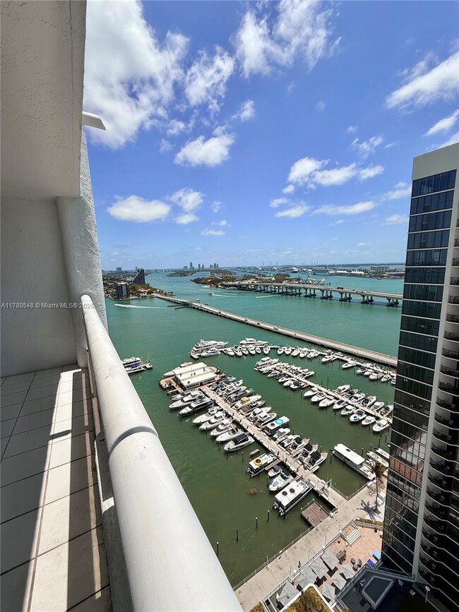 Building Photo - 1717 N Bayshore Dr