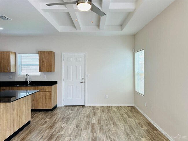 Building Photo - 5000 N Crown Point