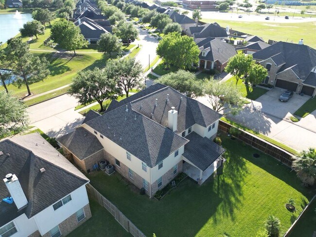 Foto del edificio - 27134 Windy Grove Ln