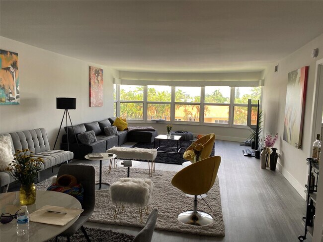 Foto del edificio - 3031 NE 51st St