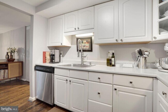 Foto del edificio - 2330 Old Trail Dr