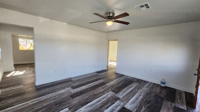 Building Photo - Remodeled 2 bedroom/ 1 bathroom