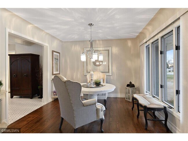 Foto del edificio - 6901 Wooddale Ave S