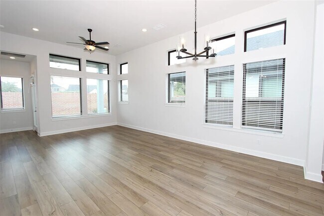 Building Photo - 1443 Park Path Dr