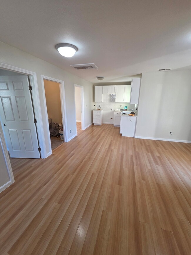 Foto del edificio - 3828 W 105th St