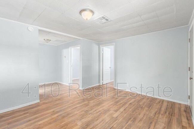 Foto del edificio - 2242 E Taylor St