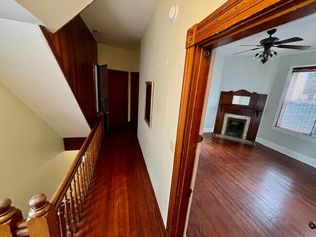 Foto del edificio - 1627 Story Ave