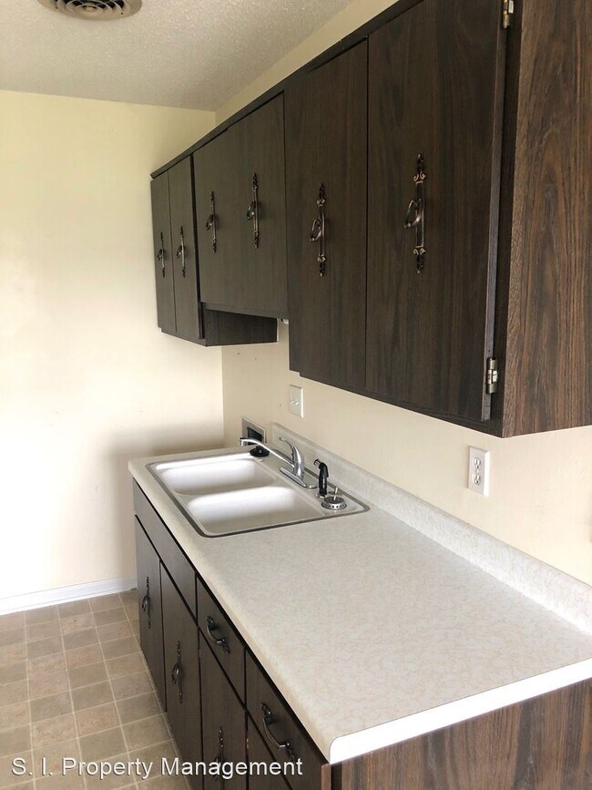 Foto del edificio - 75 Walton Ln