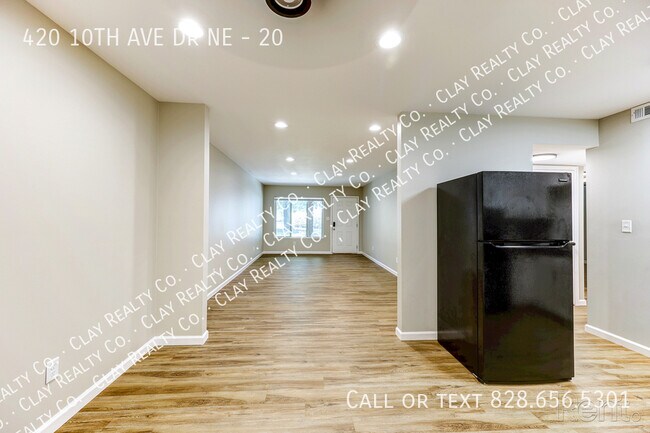 Foto del edificio - 420 10th Ave Dr NE