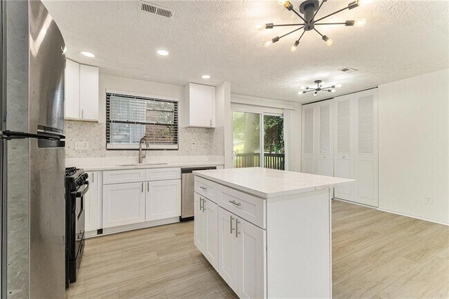 Building Photo - 4922 Glenside Ct