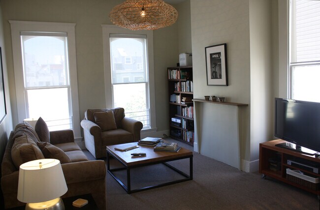 living room - 425 Fell St