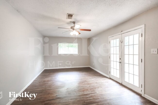 Building Photo - 5210 Greylog Dr