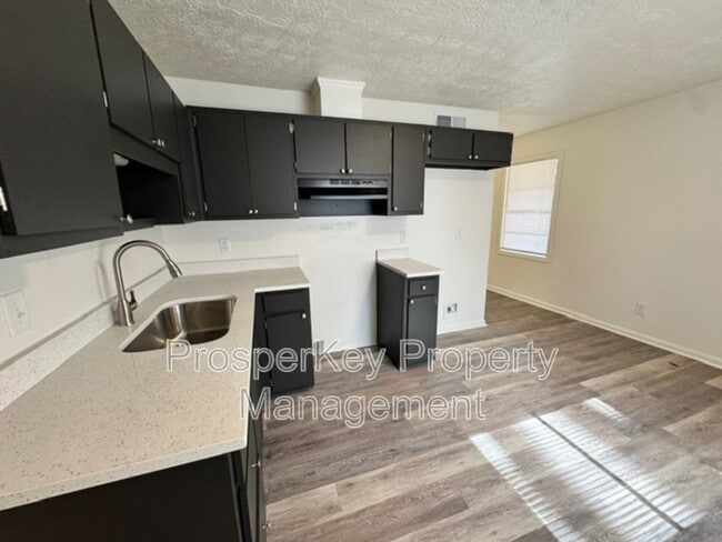 Foto del edificio - 4846 Maplewood Dr