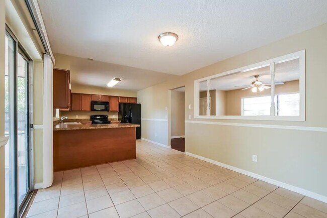 Foto del edificio - 102 Laguna Ct