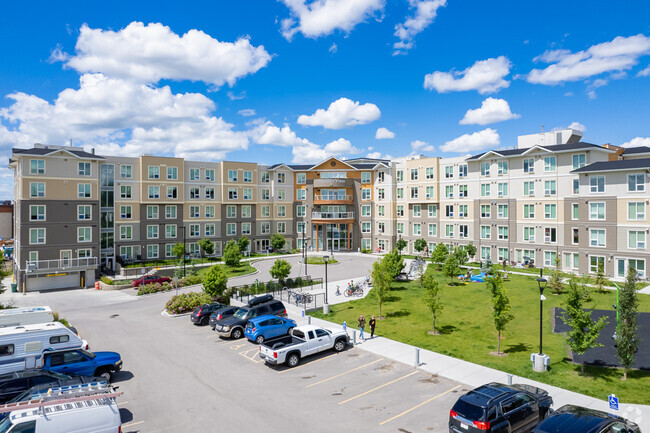 Building Photo - Horizon View