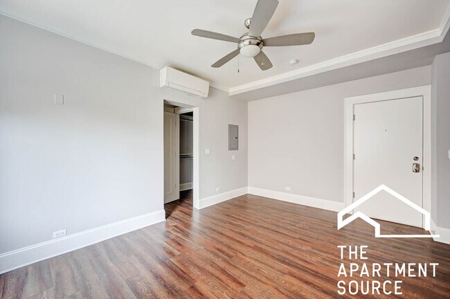 Foto del edificio - 817 W Lakeside Pl