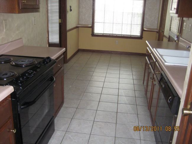 Building Photo - 7498 Wheatfield Dr