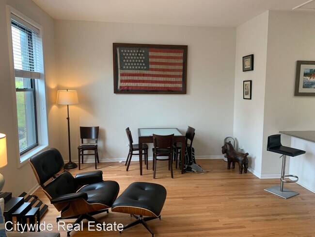 Foto del edificio - 1003 W Armitage Ave