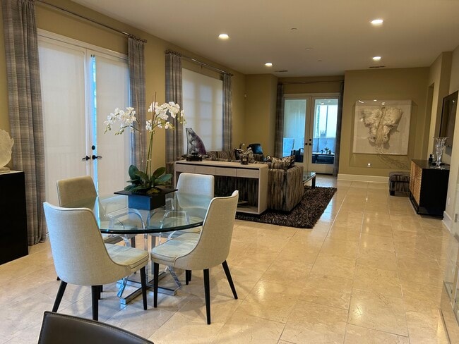 Photo - 23500 Park Sorrento (Calabasas, CA) Apartment