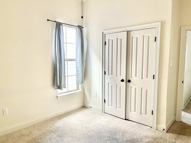 Foto del edificio - 3147 Hudson Park Dr