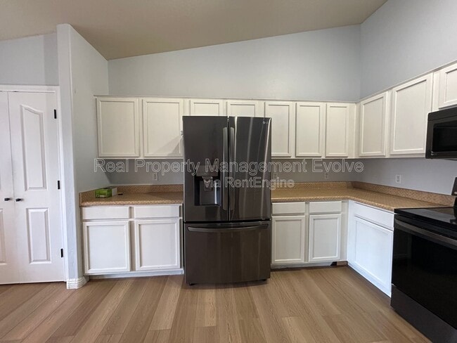 Foto del edificio - 4926 E Whitehall Dr