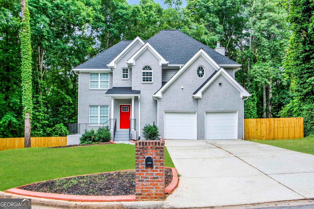 Primary Photo - 2930 Hampton Pl