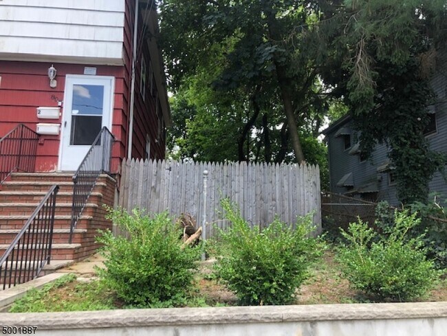 Foto del edificio - 80 Sunset Ave