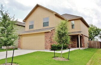 Building Photo - 7026 Heathers Pond