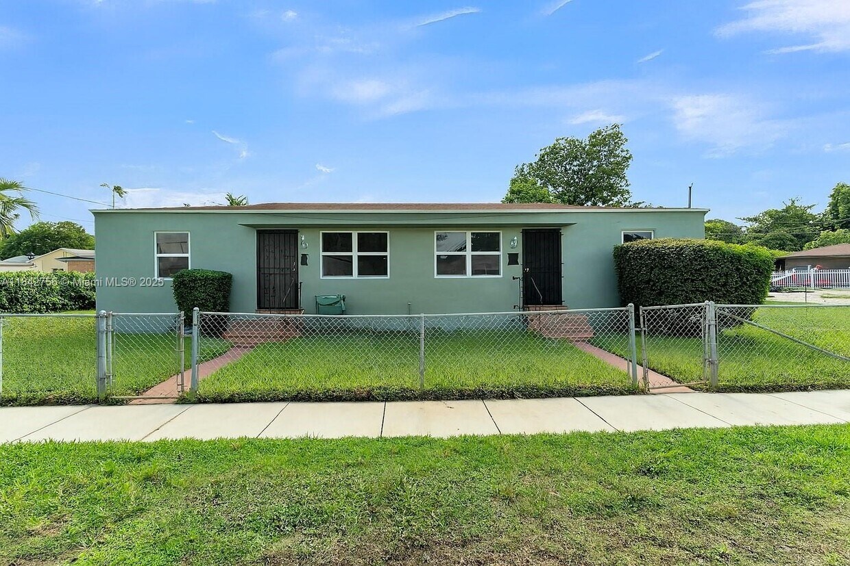 Foto principal - 8096 NW 4th Ave